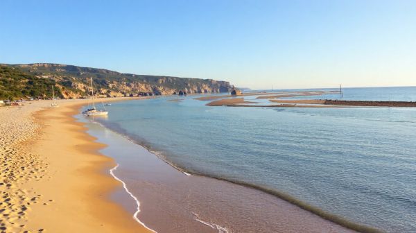 12 destinations de camping au bord de l'eau à explorer en France